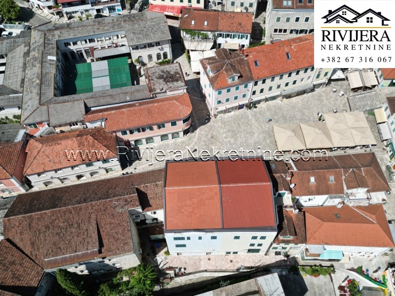 Residential and commercial building Herceg Novi old town Real estate
