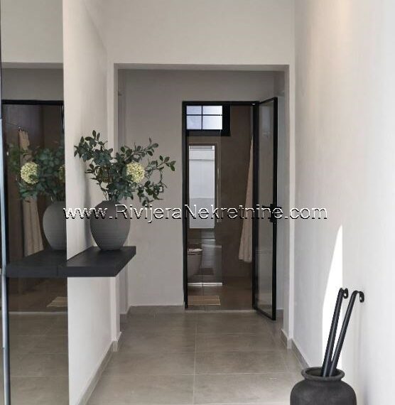 Tivat_vila_prodjaa_villa_sale_Rivijera_Nekretnine_oglasi_Boka_Kotorska_ (12)