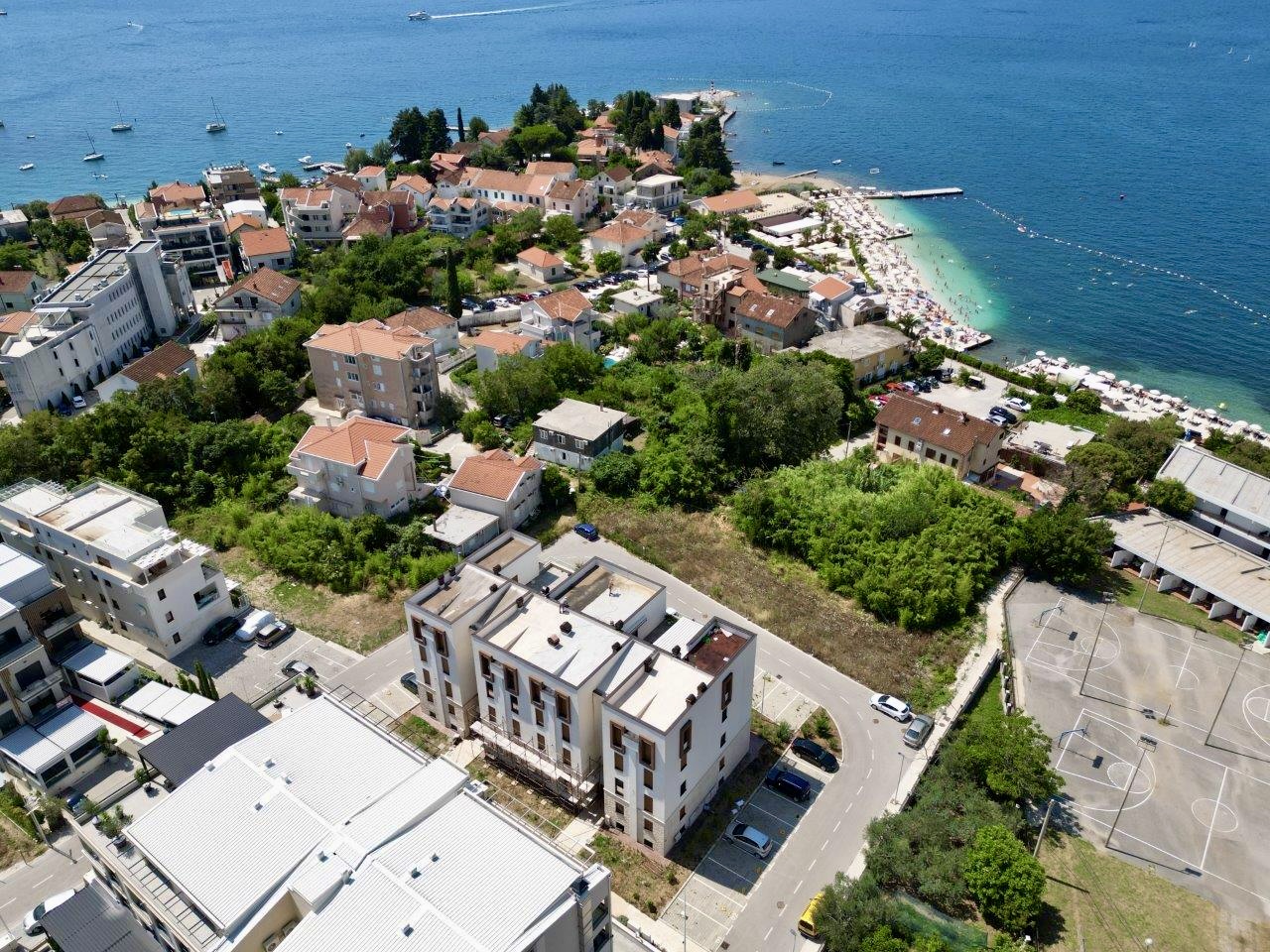 Na prodaju dvosoban stan Donja Lastva Tivat
