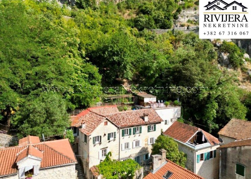prodaja_prodaza_Sale_Rivijera_nekretnine_oglasi_oglas_Ad_ads_Kotor_Old_Town_Kotor_Bay_ (13)