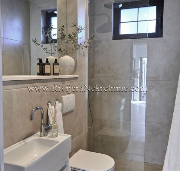 Prodaja_SAle_Rivijera_Nekretnine_Ad_Ads_Tivat_stan_apartman_Boka_Bay_ (4)