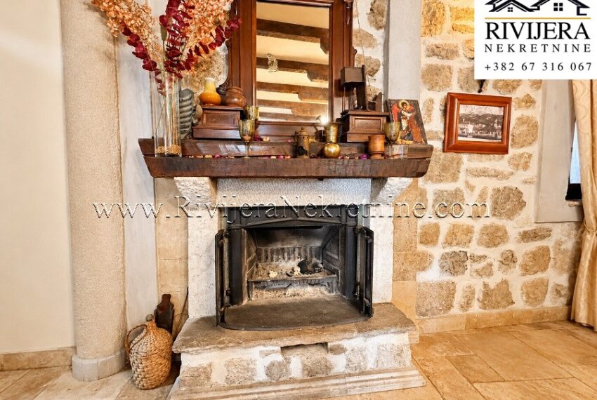 a_crisp_sunlit_mediterranean_adriatic_stone_villa_prodaja_prodaza_Sale_Kotor_Tivat_ad_Ads_oglasi_rivijera_Nekretnine_(5)