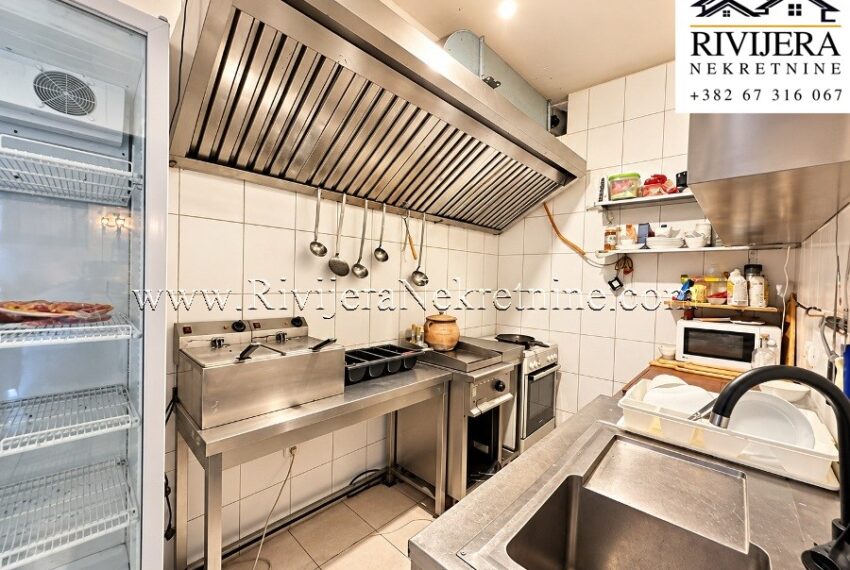 a_crisp_sunlit_mediterranean_adriatic_stone_villa_prodaja_prodaza_Sale_Kotor_Tivat_ad_Ads_oglasi_rivijera_Nekretnine_(7)