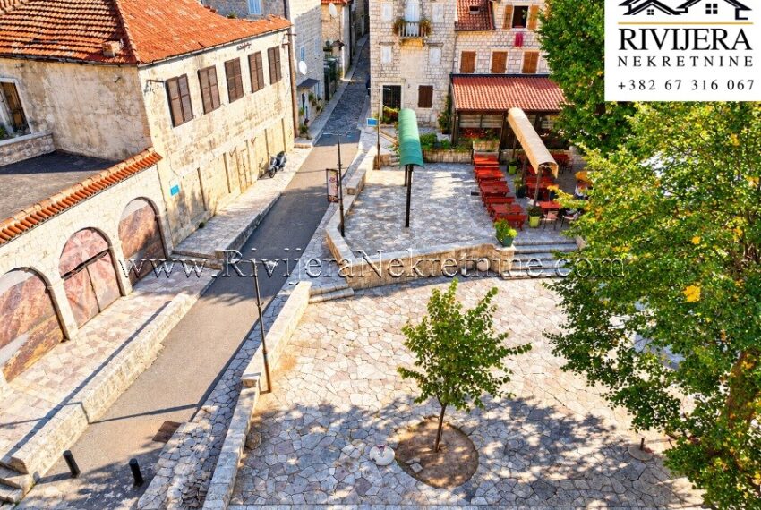 a_crisp_sunlit_mediterranean_adriatic_stone_villa_prodaja_prodaza_Sale_Kotor_Tivat_ad_Ads_oglasi_rivijera_Nekretnine_(8)
